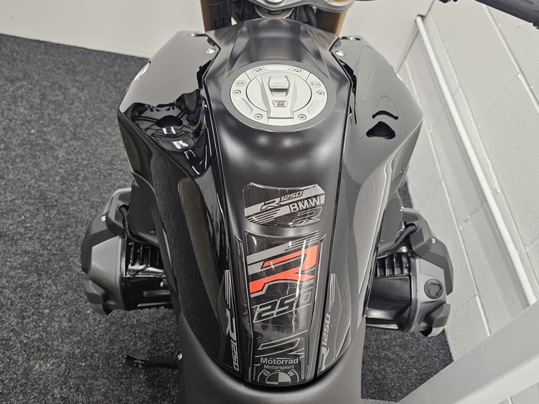 BMW R1250 R SE - FULL BMW HISTORY - LONG MOT 