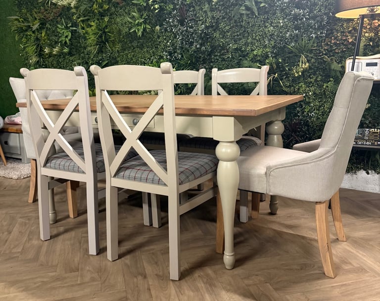 Oak kitchen table & 6 chairs/dining set