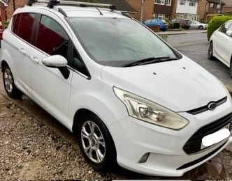 FORD B-Max 🐣🐣 1.0 16v Turbo ZETEC ECO-BOOST Facelift New shape model 100 bhp Hpi clear (2014 64)