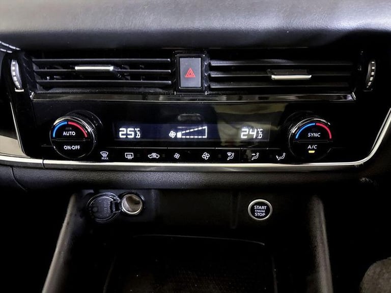 2022 Nissan Qashqai 1.3 DiG-T MH N-Connecta 5dr HATCHBACK PETROL Manual