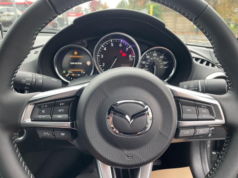 2025 Mazda MX-5 2.0 SKYACTIV-G Exclusive-Line Roadster 2dr Petrol Manual Euro 6 (s/s) (184  CONVE...