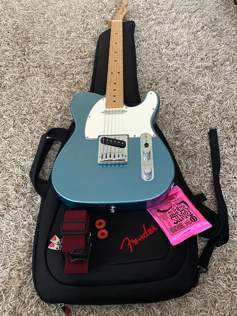 Excellent Fender Player Telecaster With Fender Case And Accessories