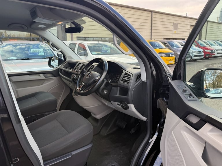 2018 Volkswagen Transporter TDI T30 BlueMotion Tech Highline Kombi DSG 150 VW T6 CREW VAN Combi V...