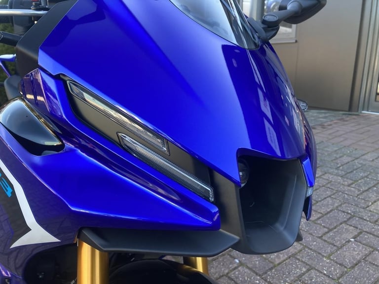 YAMAHA YZF-R3 2025 - ICON BLUE - BRAND NEW - IN STOCK - SAVE 300!