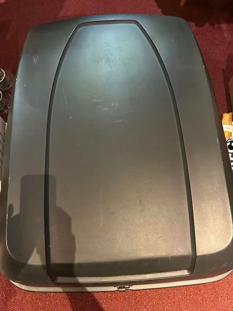 Halfords car roof box (USED)