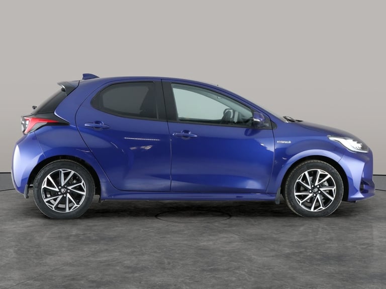 2021 Toyota Yaris 1.5 VVT-h Design Hatchback 5dr Petrol Hybrid E-CVT Euro 6 (s/s) (116 ps) -  Hat...