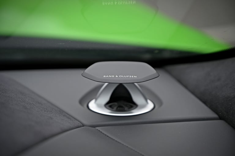 LAMBORGHINI URUS [URBAN NERO] 4.0T V8 BI-TURBO PETROL AUTO 4X4 2022 [71] GREEN