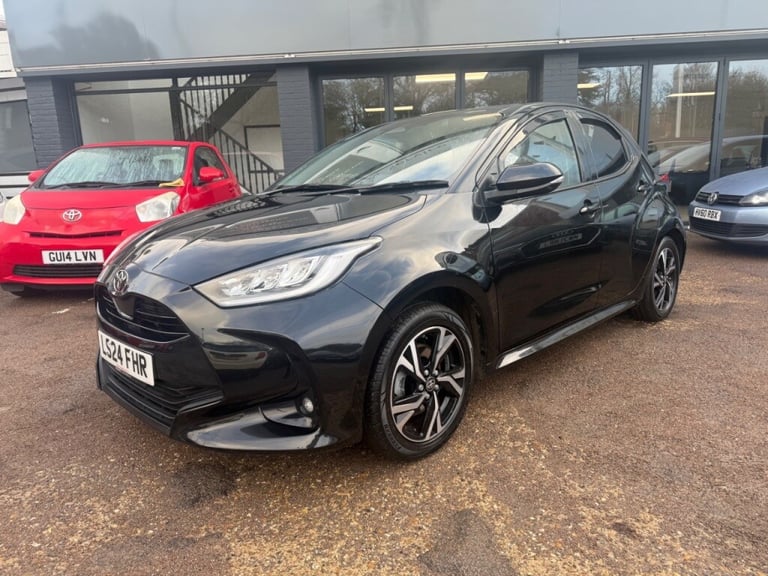  Toyota Yaris 1.5 Hybrid Design 5dr CVT - APPLE CAR PLAY - REAR CAMERA -