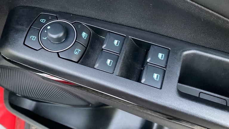 2025 Ford Puma 1.0 EcoBoost Hybrid mHEV ST 5dr DCT HATCHBACK PETROL Automatic