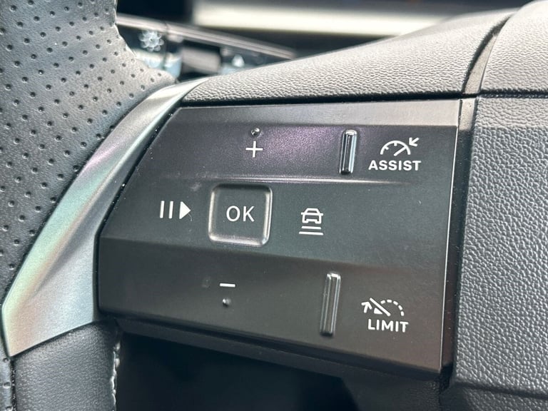  Vauxhall Grandland Electric 73kwh Ultimate Suv 5dr Electric Auto 213 Ps