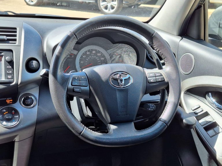 TOYOTA RAV4 2.2 D-CAT SR 2012