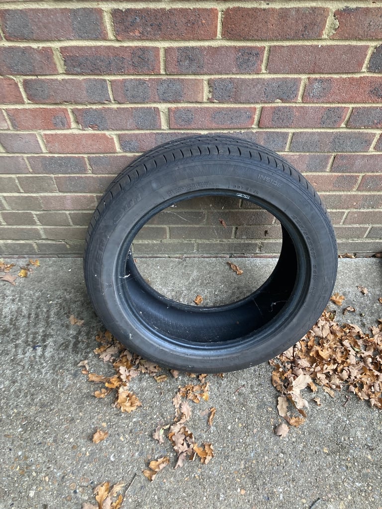 2 x Vredestein Tyres 225/50