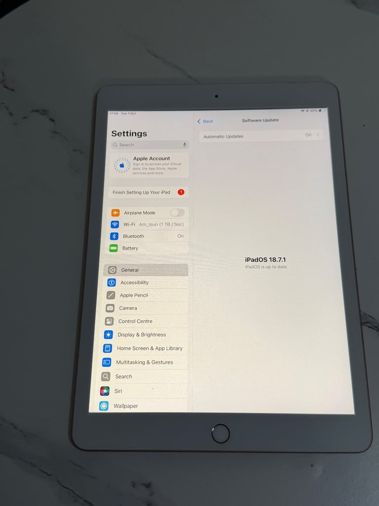 Like New Apple Ipad 7 WiFi Rose Gold 128gb Storage inbuilt 