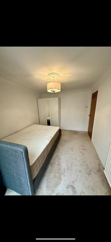 Furnished Double Room in Friendly House Share – Botley (Available 1st December)