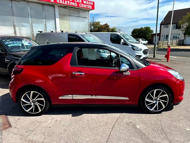 DS DS 3 BLUEHDI CONNECTED CHIC S/S-ONLY 35933 MILES, SERVICE HSITORY, SAT NAV