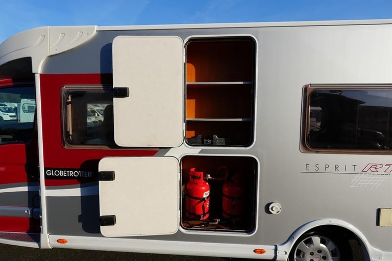 Dethleffs Globetrotter ESPRIT RT RENAULT 3 BERTH 4 TRAVEL SEAT MOTORHOME