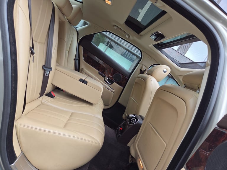 JAGUAR XJ 3.0D V6 PREMIUM LUXURY AUTO AUTOMATIC *FULL HISTORY TOP SPEC xf xe