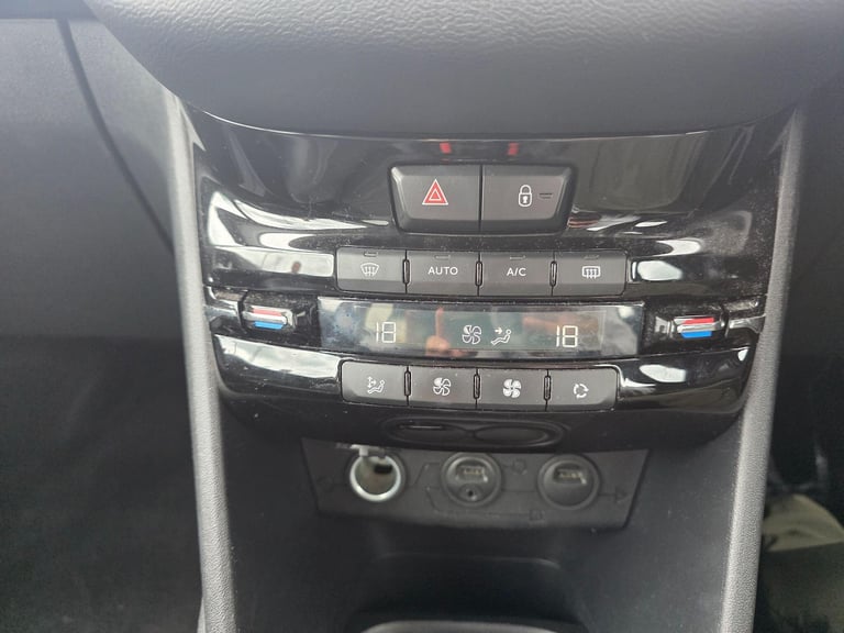 2012 Peugeot 208 1.4 VTi Allure Euro 5 3dr HATCHBACK Petrol Manual