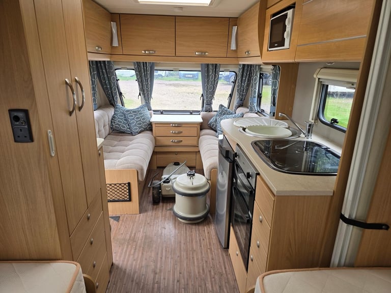 2014 Compass Corona 574 4 Berth Fixed Single Beds Caravan, Motor Mover