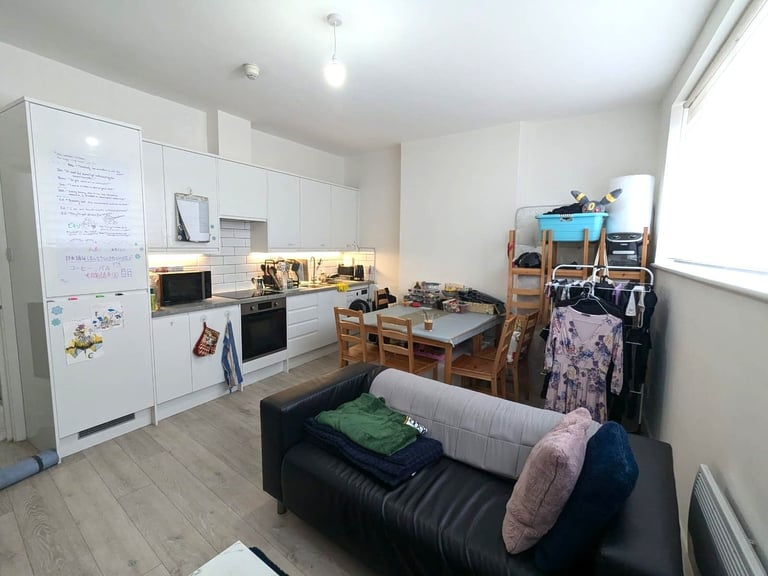 Recently refurbished first floor 3 bedroom flat above shop on High Road, Willesden NW10