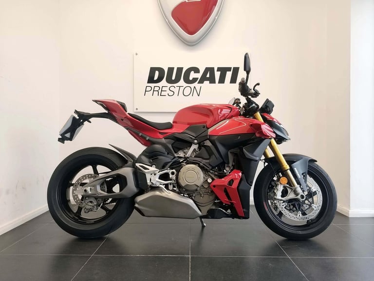 2025 Ducati Streetfighter V4S Ex-Demo Red 1,470 Miles | £325 Dep & £325 pcm