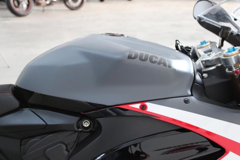 2024 Ducati Panigale V2 Superquadro Final Edition #455/555