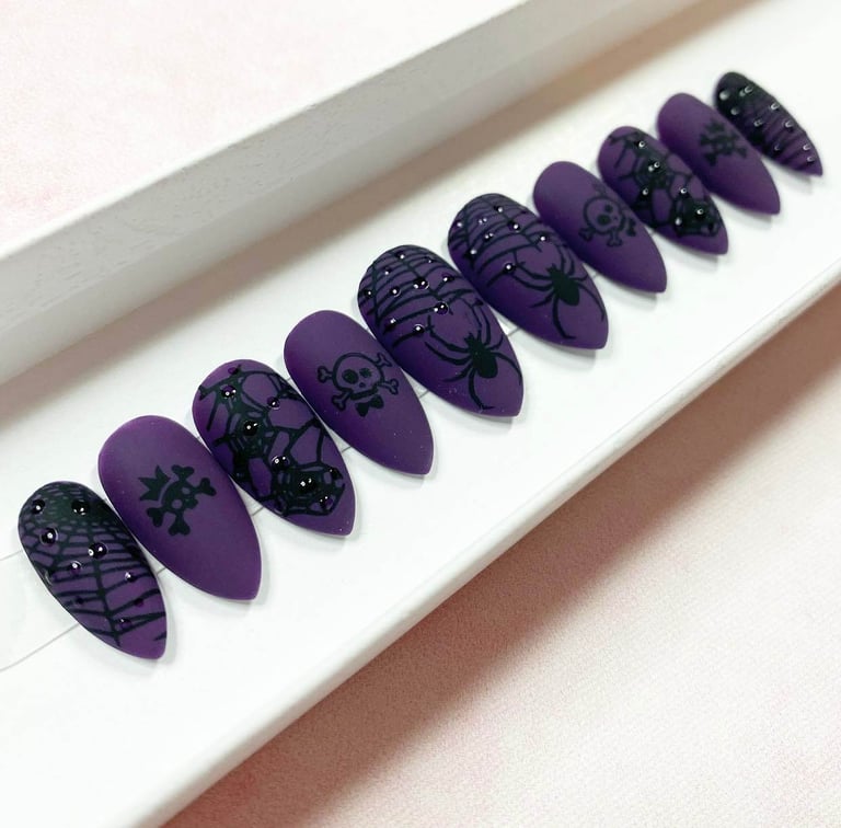 HALLOWEEN PRESS-ON NAILS - CUSTOM, HAND-PAINTED, AFFORDABLE