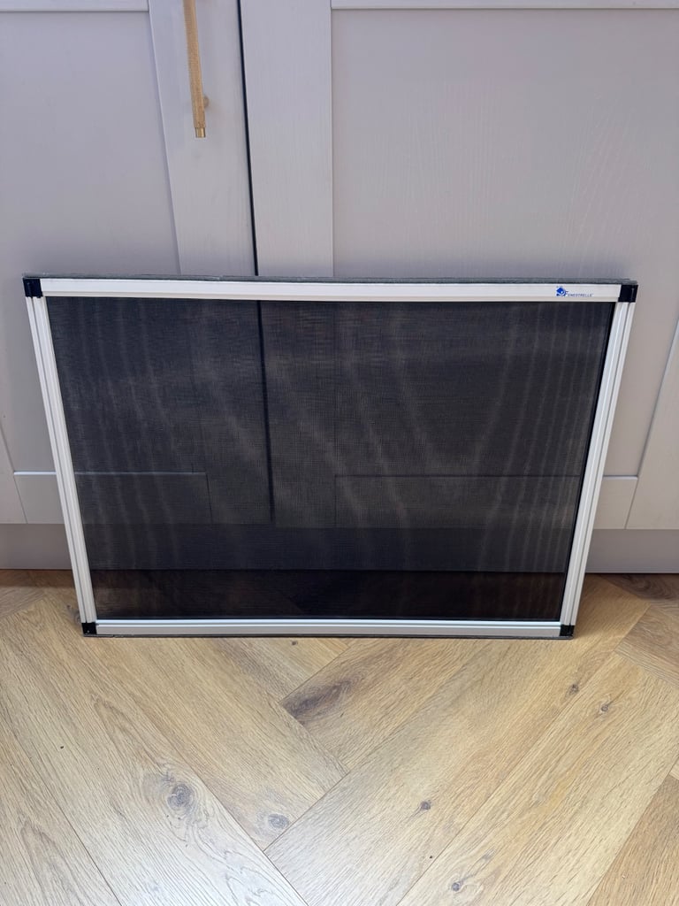 Expandable Fly Screen for Sash Windows (Brand: Fenestrelle)