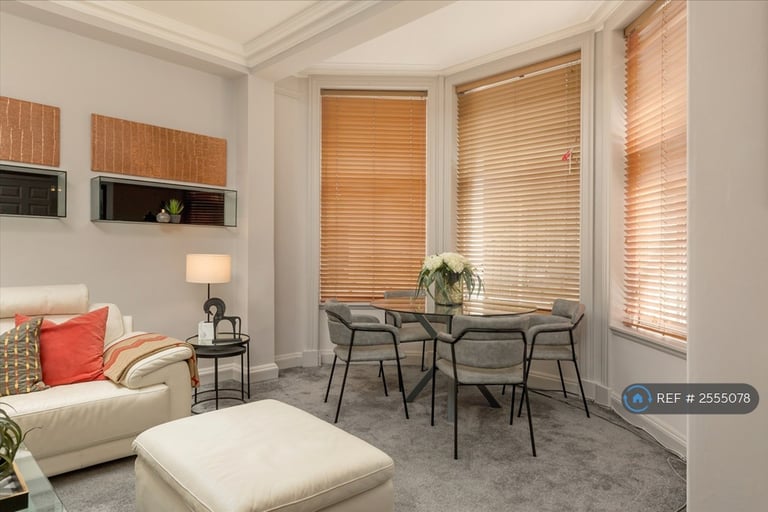 1 bedroom flat in Rothesay Terrace, Edinburgh, EH3 (1 bed) (#2555078)