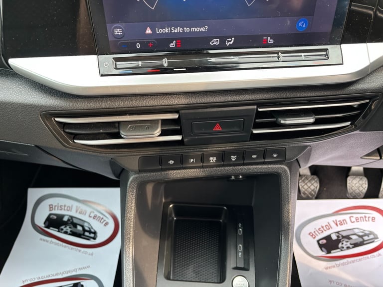 2022 Ford Tourneo Connect 2.0 EcoBlue Titanium 5dr [7 seat] MPV Diesel Manual