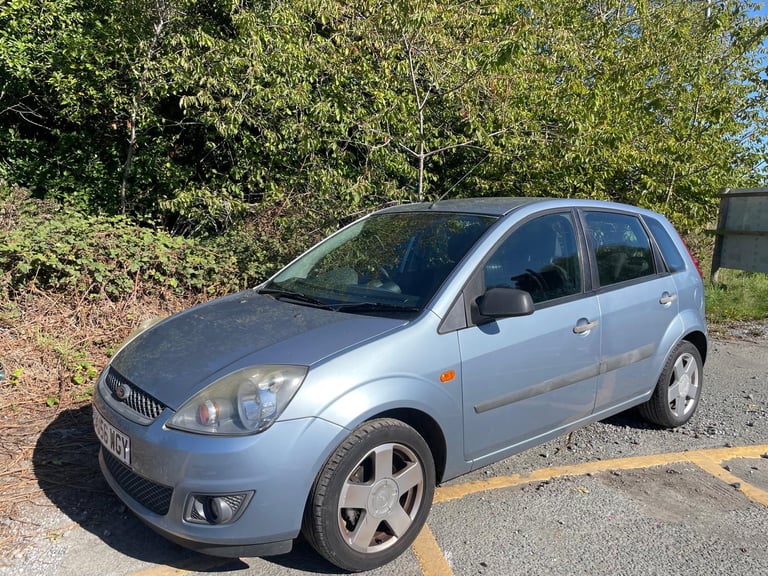 FORD FIESTA 1.4 ZETEC CLIMATE 56 REG BLUE 5 DOOR GENUINE 79155 MOT FEBRUARY 12TH 2026 LOW INSURANCE