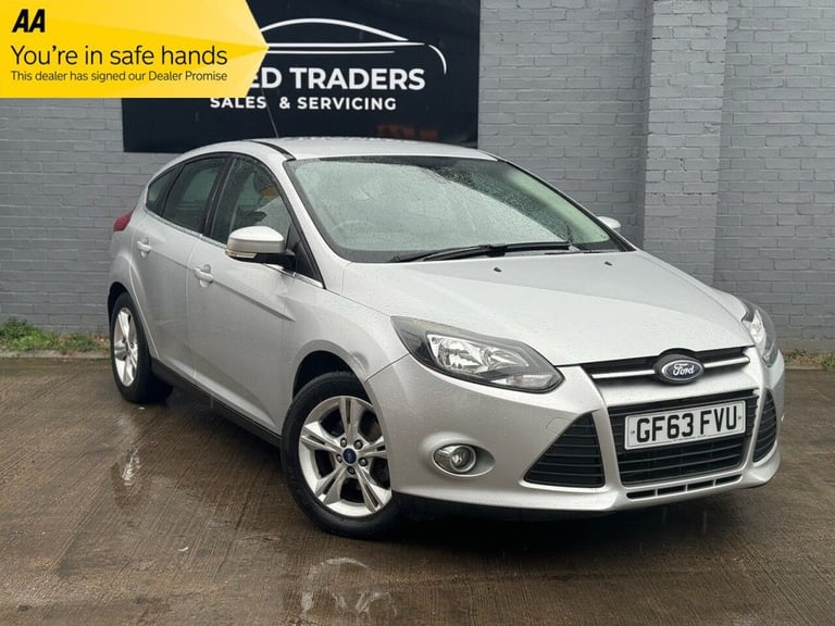 2013 Ford Focus 1.6 125 Zetec 5dr Powershift HATCHBACK PETROL Automatic