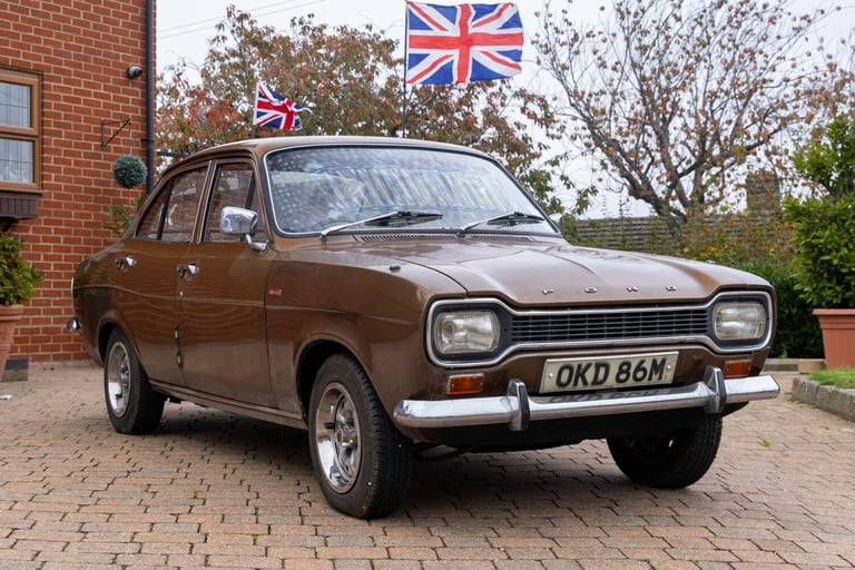 1974 Ford ESCORT 1300 XL AUTO 4dr Saloon Petrol Automatic