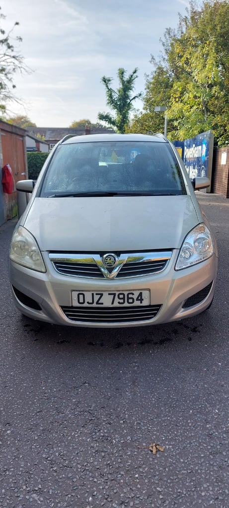 2009 Vauxhall Zafira 1.6 LONG MOT FSH Drives Superb