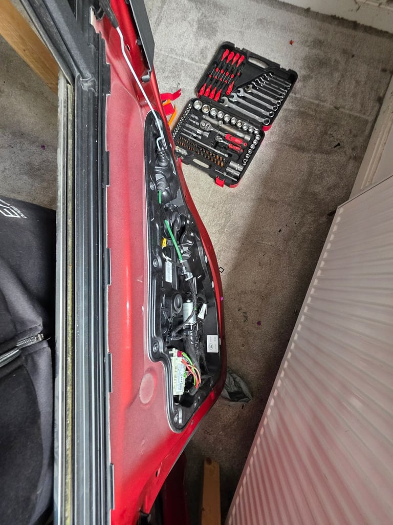 MERCEDES GLC CLASS X253 REAR BACK DOOR Driver Side  5 DOOR BREAKING PARTS