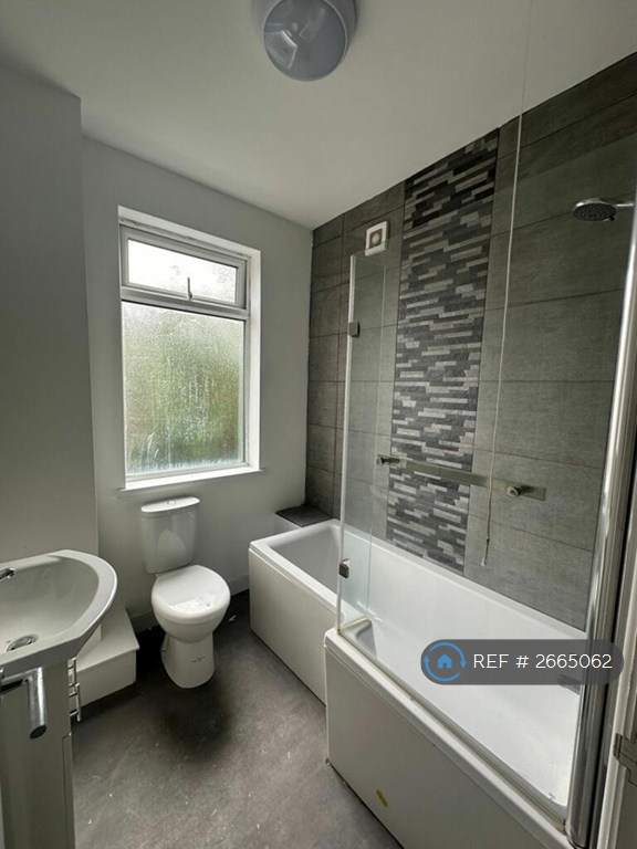 3 bedroom house in Shuttle Street, Tyldesley, Manchester, M29 (3 bed) (#2665062)