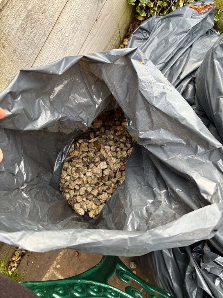 Limestone gravel 