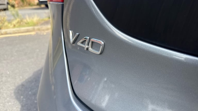 2019 Volvo V40 1.5 T3 R-Design Edition Hatchback 5dr Petrol Auto Euro 6 (s/s) (152 ps) Hatchback ...