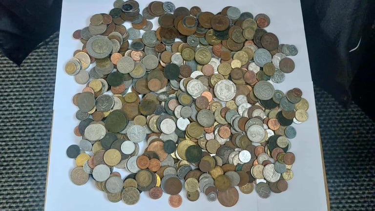 image for Over 3kg of mixed world coins and tokens