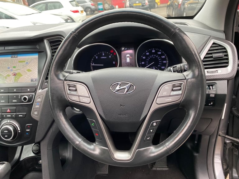 2016 Hyundai Santa Fe 2.2 CRDi Blue Drive Premium SE Auto 4WD Euro 6 (s/s) 5dr (7 Seat) ESTATE Di...