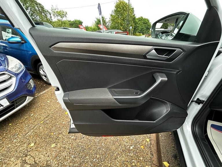 2018 Volkswagen T-Roc 1.6 TDI SE SUV 5dr Diesel Manual Euro 6 (s/s) (115 ps) HATCHBACK Diesel Manual