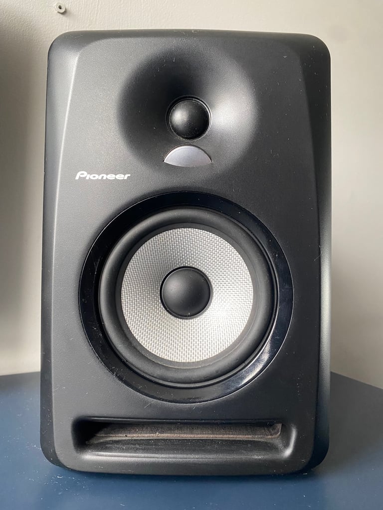 Pioneer speakers + TV
