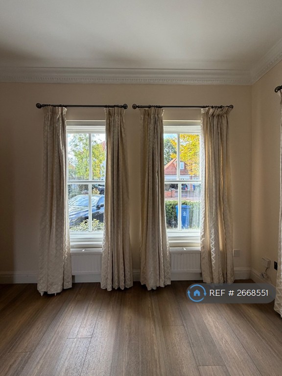 5 bedroom house in Queens Acre, Windsor, SL4 (5 bed) (#2668551)