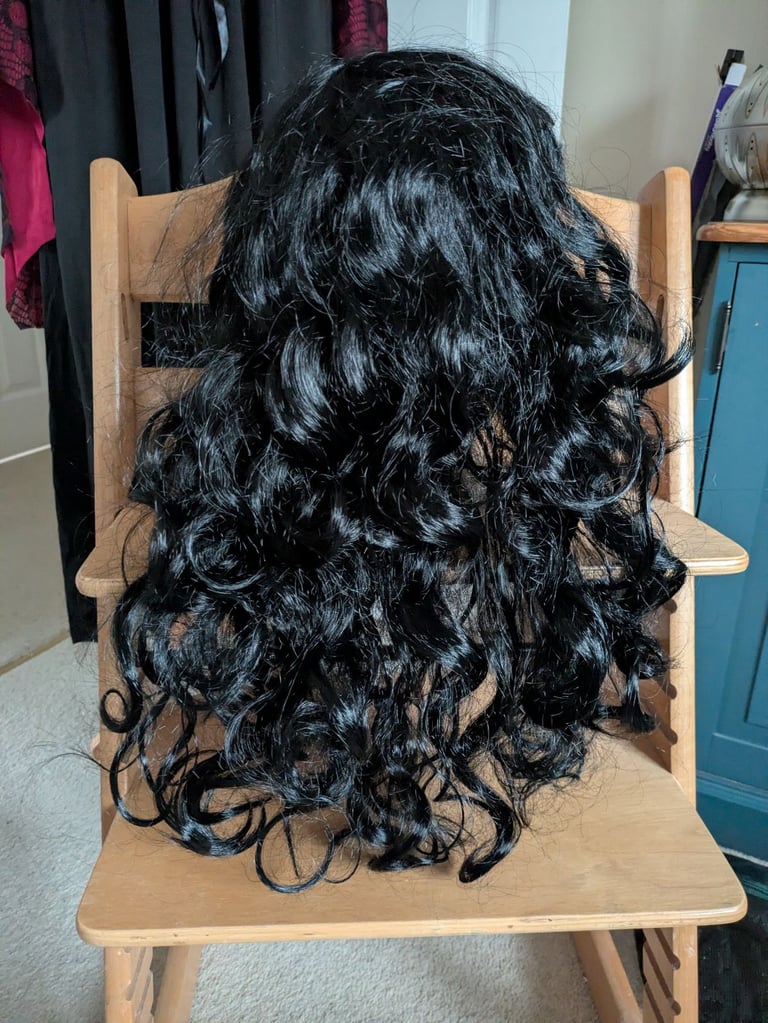 Black synthetic wig