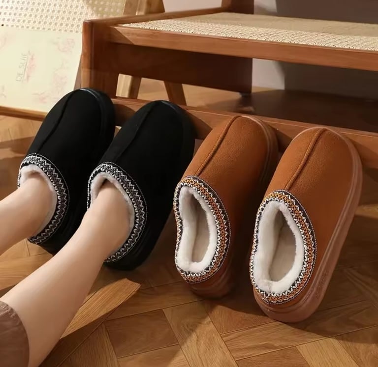 Cozy fluffy slippers for women 