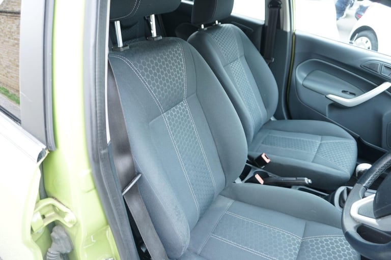 2010 Ford Fiesta 1.6 Titanium 5dr HATCHBACK Petrol Manual