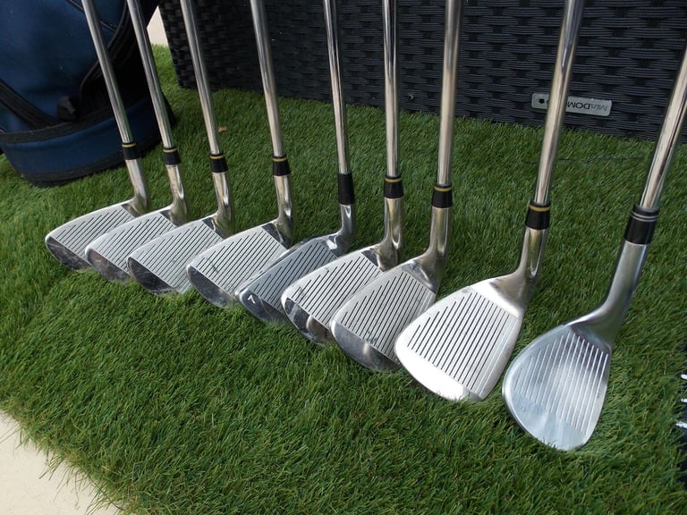 Mens Right Handed Regal Pro Orbit Golf Club Set + Bag and Trolley