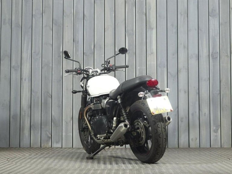 2018 68 TRIUMPH STREET TWIN 900
