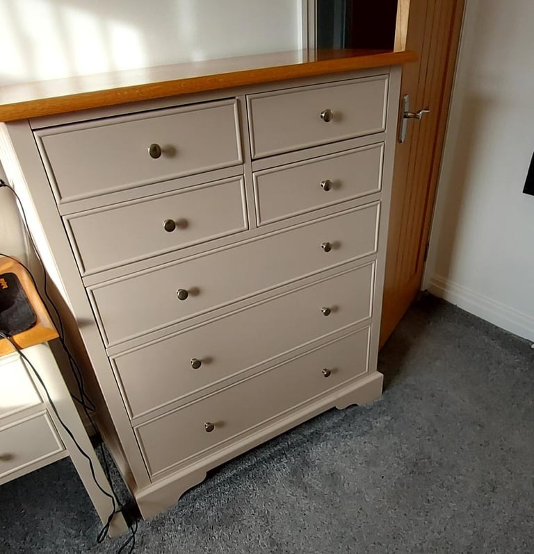 image for BEDROOM FURNITURE SET CREAM AND LIGHT OAK TOPS (4 ITEMS)