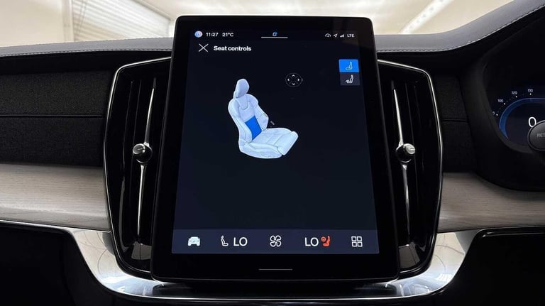 2025 Volvo XC90 Ultra, T8 AWD Plug-in hybrid, Electric/Petrol, Dark, 7 Seats ESTATE Petrol/Electr...